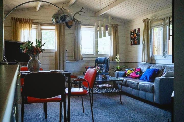 Chalet Op Een Rustig Park In De Natuur Putten Eksteriør bilde